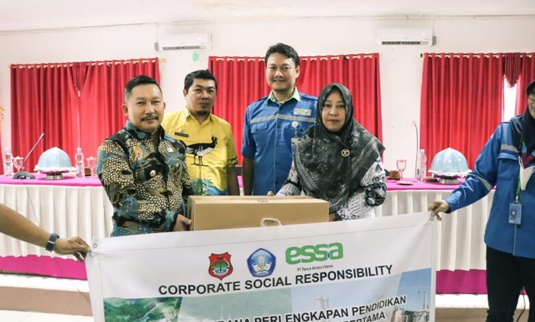 Serahkan PC Komputer Dari PT. PAU Untuk Tiga Sekolah, Bupati Banggai Berharap Bantuan Ini Akan Terus Berlanjut