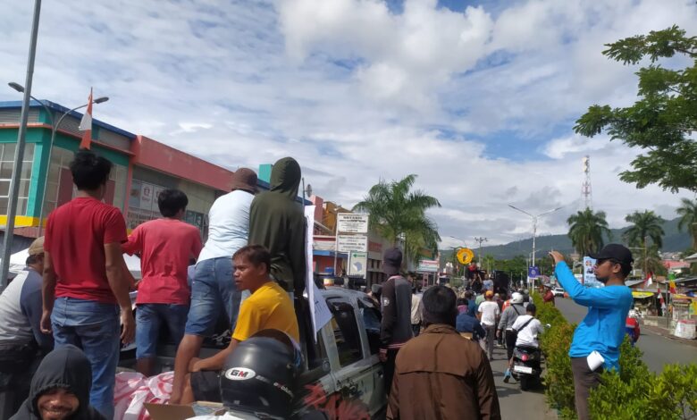 Demo Buruh TKBM Teluk Lalong Tolak Pemindahan Pelabuhan, DPRD Banggai : Akan Digelar Rapat Dengar Pendapat 28 Agutus 2023