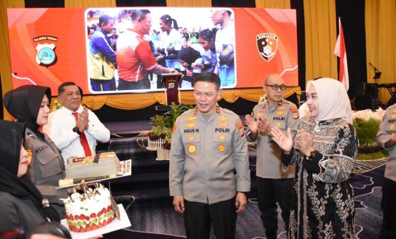 Surprise HUT Ke-54 Irjen Agus Nugroho warnai Rakernis Fungsi Reskrim Polda Sulteng