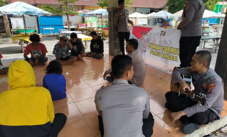 Polres Banggai Temui Anak-anak Punk Dalam Program Jumat Curhat