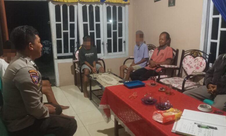 Bhabinkamtibmas Polsek Bunta Turun Mediasi Kasus Ponakan Curi Ayam Pamannya