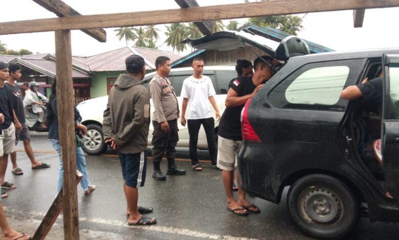 Polisi Olah TKP Laka Lantas Mobil Avansa Vs Vario di Nambo