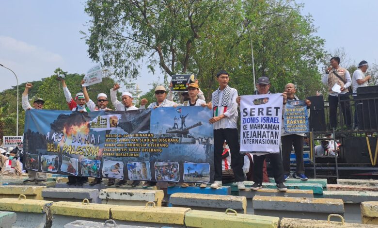 Dukung Perjuangan Palestina, AWG Gelar Aksi Damai Depan Kedubes Amerika Serikat