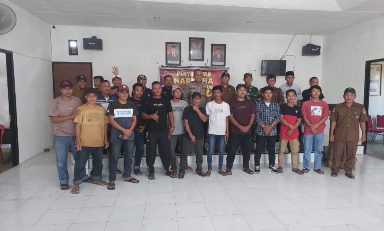 Kapolsek Kintom Beri Penyuluhan Bahaya Narkoba di Desa Padang