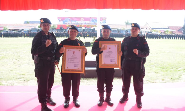 Kapolda dan Wakapolda Sulteng Diangkat Jadi Warga Kehormatan Pada HUT ke-78 Korps Brimob