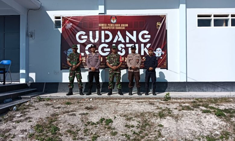 TNI-Polri Terus Lakukan Penjagaan Guna Pastikan Gudang Logistik KPU Luwuk Aman