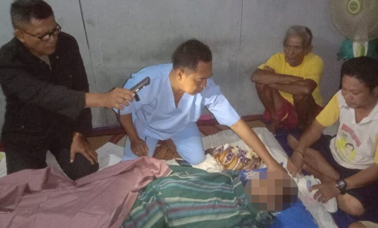 Polsek Bunta Evakuasi Korban Meninggal Diduga Tenggelam Saat Mancing